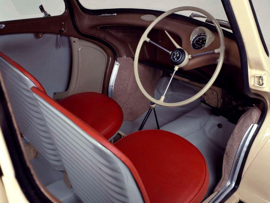 Интерьер Subaru 360 1958 года  (фото 4 из 16)